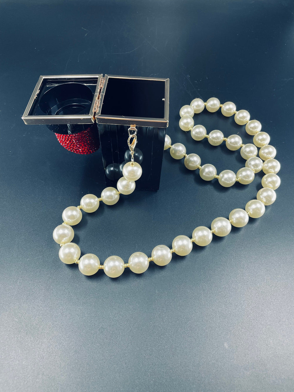 Crystal Lipstick Handbag W/Pearl Strap